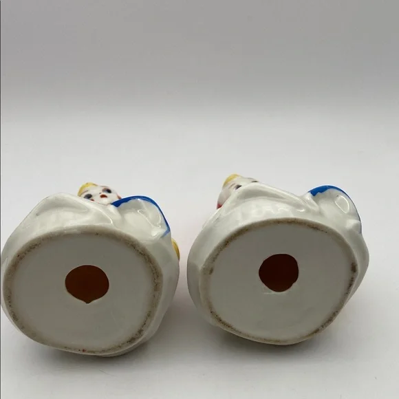 Vintage Hull Pottery Little Red Riding Hood Salt & Pepper Shaker Set of 2 - Picture 5 of 7